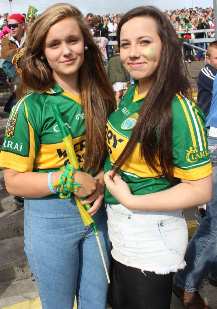 Lisa Looney and Amber Sery, Glenbeigh, at the City End Terrace in the Gaelic Grounds on Saturday. Photo by Dermot Crean