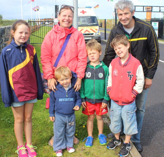 The O'Regan family watching the start of the Rose Of Tralee 10k run from Tralee Wetlands on Sunday. Included are mom Kathleen, dad David, with Tara, Odhrán, Daibhéid and Oisín. Photo by Dermot Crean