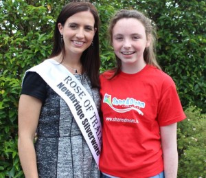 Colleen Whelan with currant Rose of Tralee Haley O'Sullivan from Texas. Photo by Dermot Crean. 