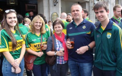  Leah, Geraldine, Sheila, Mike and Roan Moriarty outside The Gresham before heading for Croke Park on Sunday. Photo by Dermot Crean