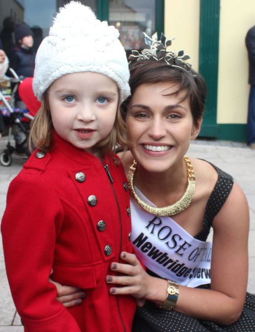Olivia Crean with Rose of Tralee, Maria Walsh, at the CH Chemists Christmas Parade on Saturday. Photo by Dermot Crean