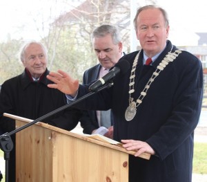 Mayor of Tralee, Cllr Jim Finucane, speaking before the unveiling of the Sean Crispie commemorative stone. Photo by Gavin O'Connor. 