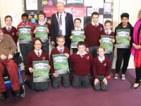 Councillor Terry O'Brien and Mayor of Tralee Jim Finucane with Miss O'Sullivans Holy Family National School sixth class, front from left: Terry O'Brien, Yuxi Mzhang, Niall Fitzmaurice, Matthew Brown and Eoin McDonald. Back: James O'Halloran, Brandon Ndebele, Liam McGee, Johnathan Kerry, Vincent Mulligan, Robert Kerins, Usman Butt and Michelle O'Sullivan. Photo by Gavin O'Connor.