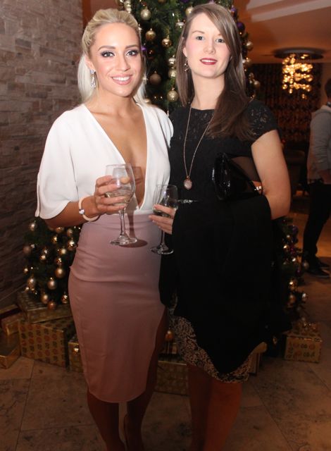 Leonie Flaherty and Danelle Fitzpatrick at the Tralee Imperials fundraising fashion show at the Fels Point Hotel on Friday night. Photo by Dermot Crean