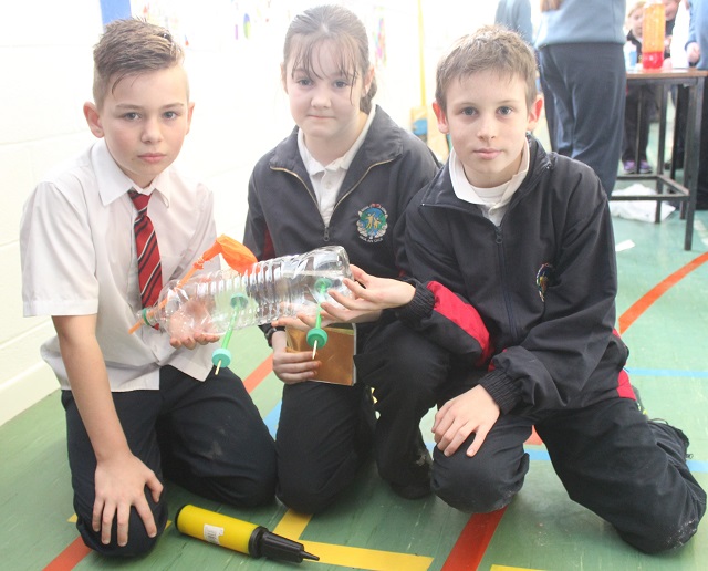 At the Scoil Eoin National Science Week, science experiments day. Jack McCormick, Abigail O'Brien and Dara McGrath. Photo by Gavin O'Connor.