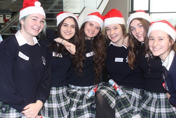 At the IT Tralee, Christmas Cracker world record breaking attempt in the North Campus were, from left: Ciara Supple, Nela Budayoba, Neadhbh Dowling, Eimar Brosnan, Chiobhe Hanifin and Sharon O'Connor. Photo by Gavin O'Connor. 