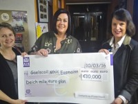 Parents Council Presents €10,000 Cheque To Gaelscoil Mhic Easmainn Development Fund