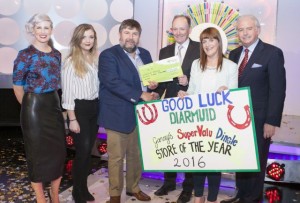 Diarmuid Belgey from Dingle Co. Kerry has won €33,000 on last Saturdays (16th April 2016) National Lottery Winning Streak game show on RTE. Pictured here at the presentation of the winning cheques were from left to right: Sinead Kennedy, Winning Streak game show co-host; Emer O’Neill, the National Lottery ticket selling agent, Supervalu, Holyground, Dingle, Tralee, Co. Kerry; Diarmuid Belgey, the winning player; Declan Harrington, Head of Finance at the National Lottery who made the presentation; Melissa NÍ Chiobháin, the National Lottery ticket selling agent, Supervalu, Holyground, Dingle, Tralee, Co. Kerry and Marty Whelan, Winning Streak game show co-host. Pic: Mac Innes Photography