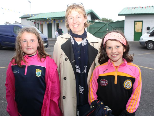 Grainne Diggin, Oonagh Dunican and Emma Dunican at the Friends of University Hospital Kerry Gala Benefit night at Kingdom Greyhound Stadium on Friday night. Photo by Dermot Crean