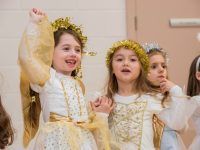 Hark the Herald Angels Sing! Pictured performing at their school Christmas concert in Blennerville National School on Wed, 21st Dec are from left Kaela Reidy and Yvie Ross. Pic: Pauline Dennigan