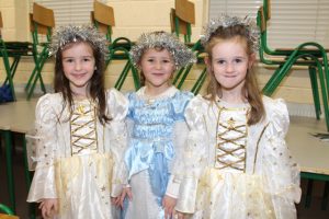 Ruth Dowling, Neasa Walsh and Abbey Donegan at the Listellick NS Christmas Concert on Tuesday evening. Photo by Dermot Crean