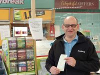 Photo Caption: Melvin Carson, owner of Carson’s Daybreak store in Beaufort, Co. Kerry celebrates after he sells one of his customers a winning Lotto ticket worth €257,723 in Saturday night’s (18th September) draw.