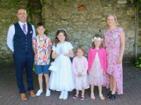 Amelie Rooney with Donal, Harry, Indie, Freya and Muireann  Rooney at the Gaelscoil Mhic Easmainn First Holy Communion Day on Saturday. Photo by Dermot Crean