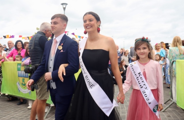 PHOTO GALLERY: Council Welcomes Roses To Opening Ceremony Of Festival