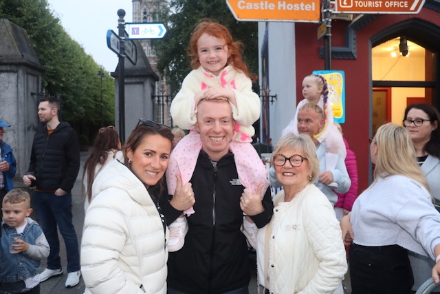 PHOTOS: Faces In The Crowd At The Rose Parade